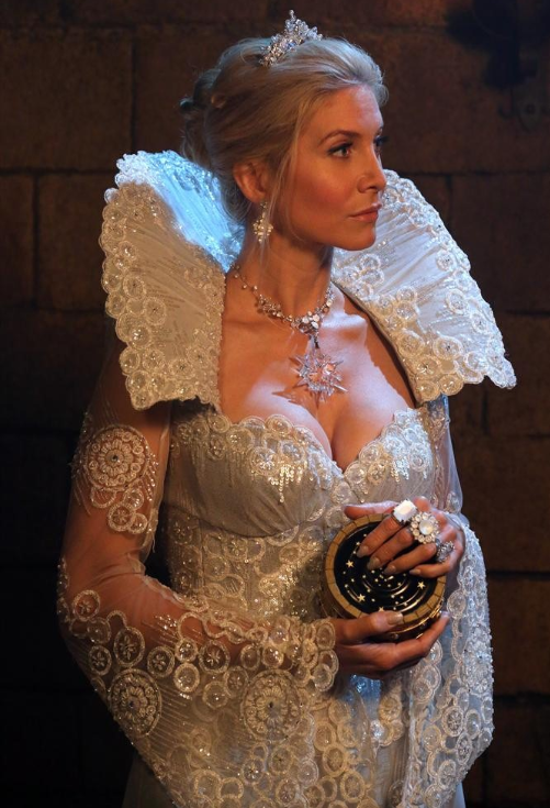 Once-Upon-a-Time-Elizabeth-Mitchell-Snow-Queen