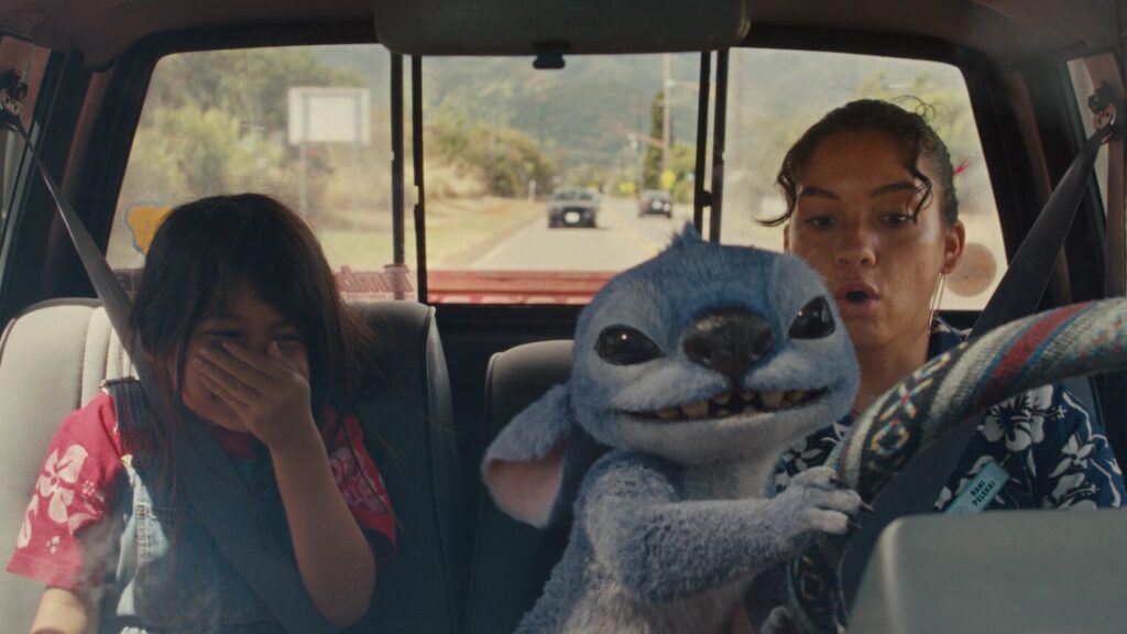 lilo-and-stitch-2025-still-lilo-nani-stitch-car